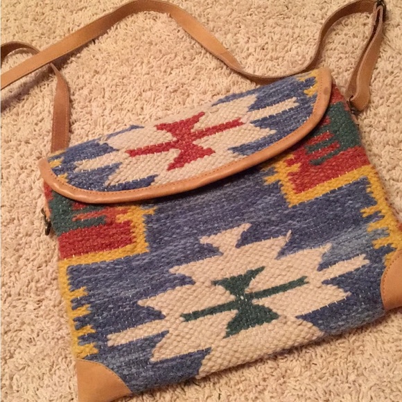 Aztec Rug Wool Purse with leather detailing - Picture 5 of 9